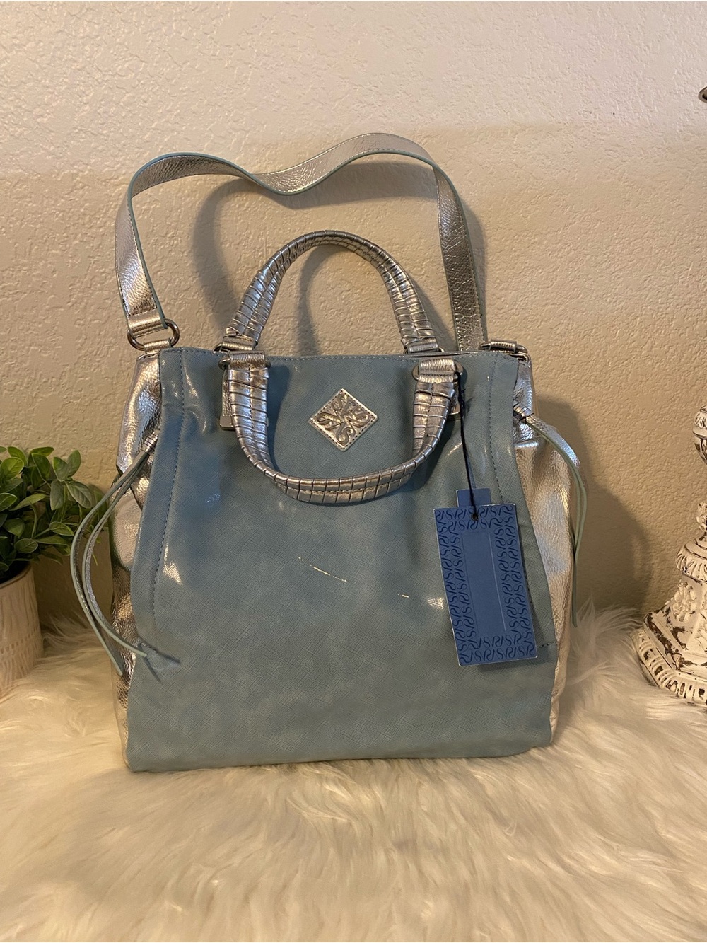 Simply Vera Vera Wang Blue Tote with Silver Trim GUC